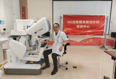 全球首例！圖邁?輔助下5G超遠(yuǎn)程全子宮雙附件切除術(shù)成功完成