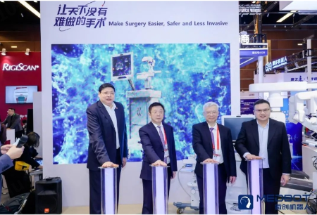 精彩亮相CUA2023，Mona Lisa上市引領(lǐng)智能機器人穿刺時代，手術(shù)直播圖邁?輔助“拆彈保腎”
