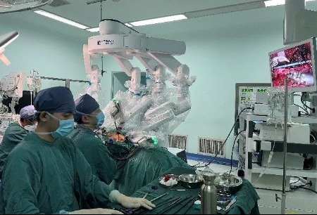 新術(shù)式突破！圖邁?機器人成功完成首例口腔粘膜補片重建輸尿管手術(shù)！